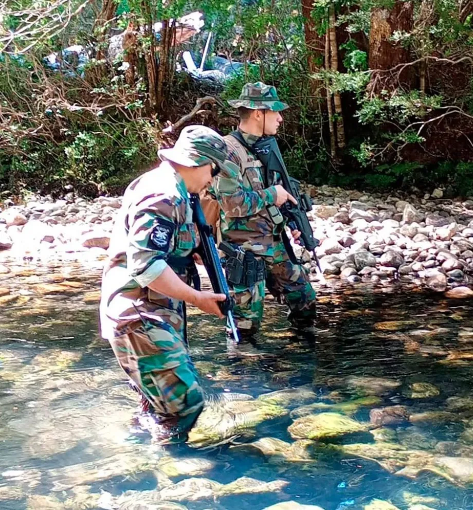 Operativo policial en Junín de los Andes para monitorear sendas fronterizas Operativo policial en Junín de los Andes para monitorear sendas fronterizas