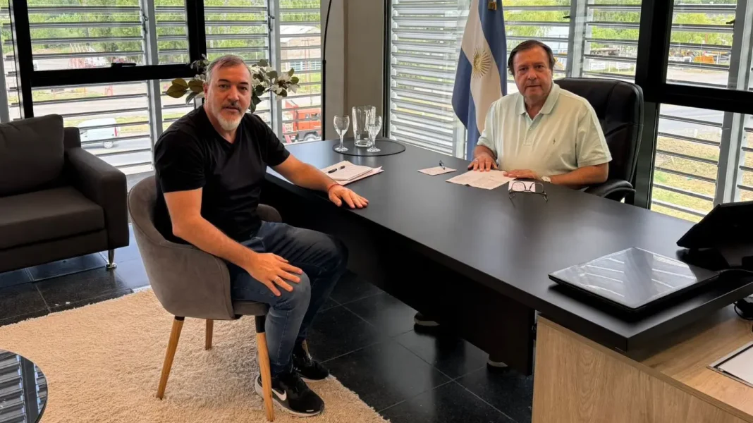 Weretilneck se reunió con Aguiar y anunció paritarias para el 30 de enero Weretilneck se reunió con Aguiar y anunció paritarias para el 30 de enero