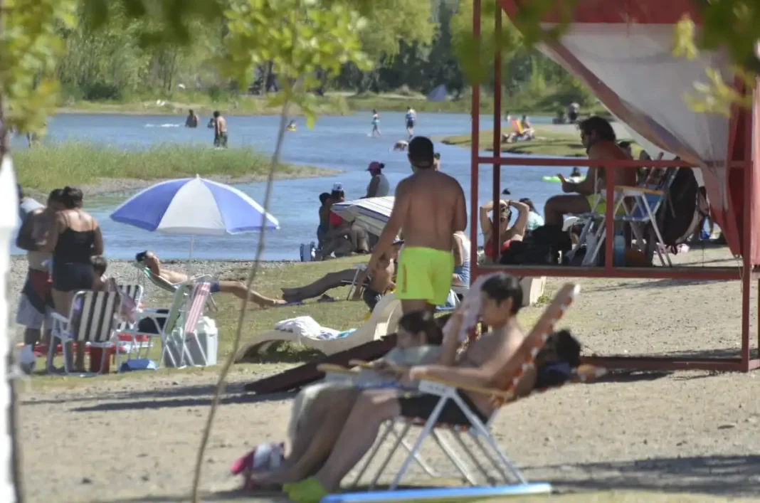80 mil personas disfrutaron de los balnearios habilitados este domingo 80 mil personas disfrutaron de los balnearios habilitados este domingo