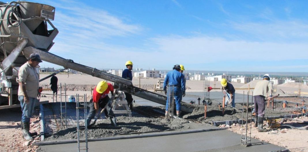 Provincia y Uocra impulsan la formación y el empleo para los neuquinos Provincia y Uocra impulsan la formación y el empleo para los neuquinos