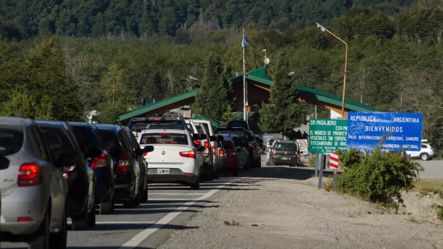 Por el paso Samoré cruzaron a Chile más de 138 mil personas en lo que va de enero Por el paso Samoré cruzaron a Chile más de 138 mil personas en lo que va de enero