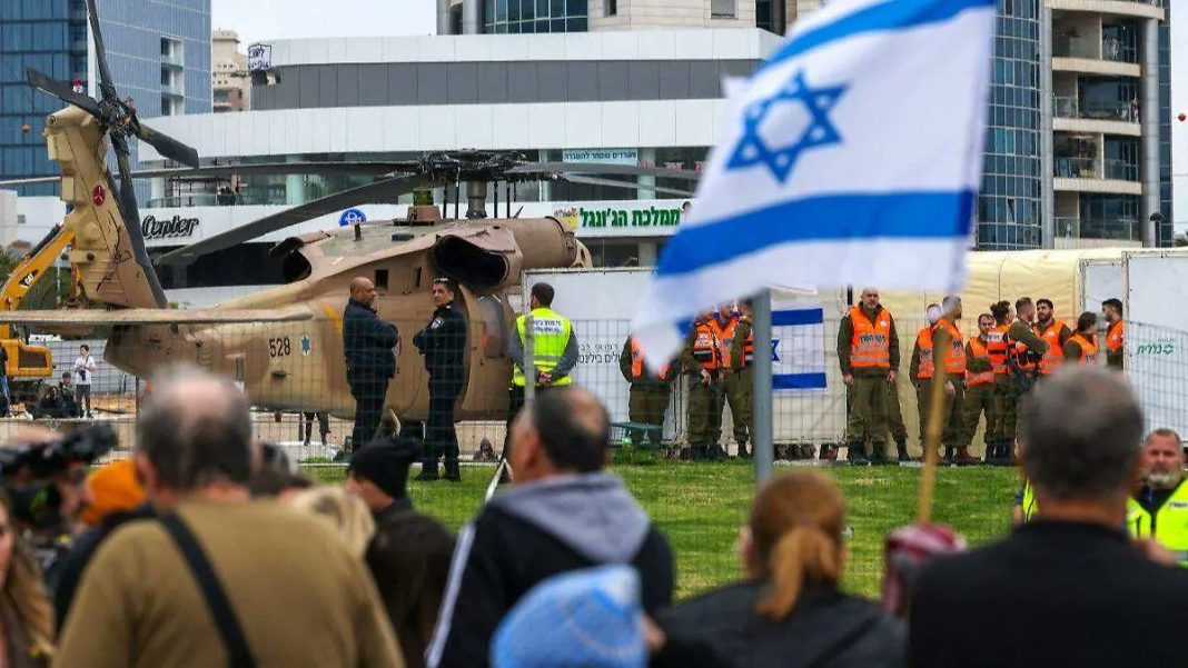 Hamas libera a seis rehenes en la primera fase del alto el fuego en Gaza Hamas libera a seis rehenes en la primera fase del alto el fuego en Gaza