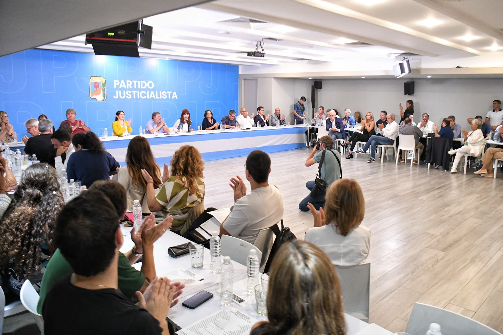 Cristina Kirchner encabezó la primera reunión del PJ en el año ...