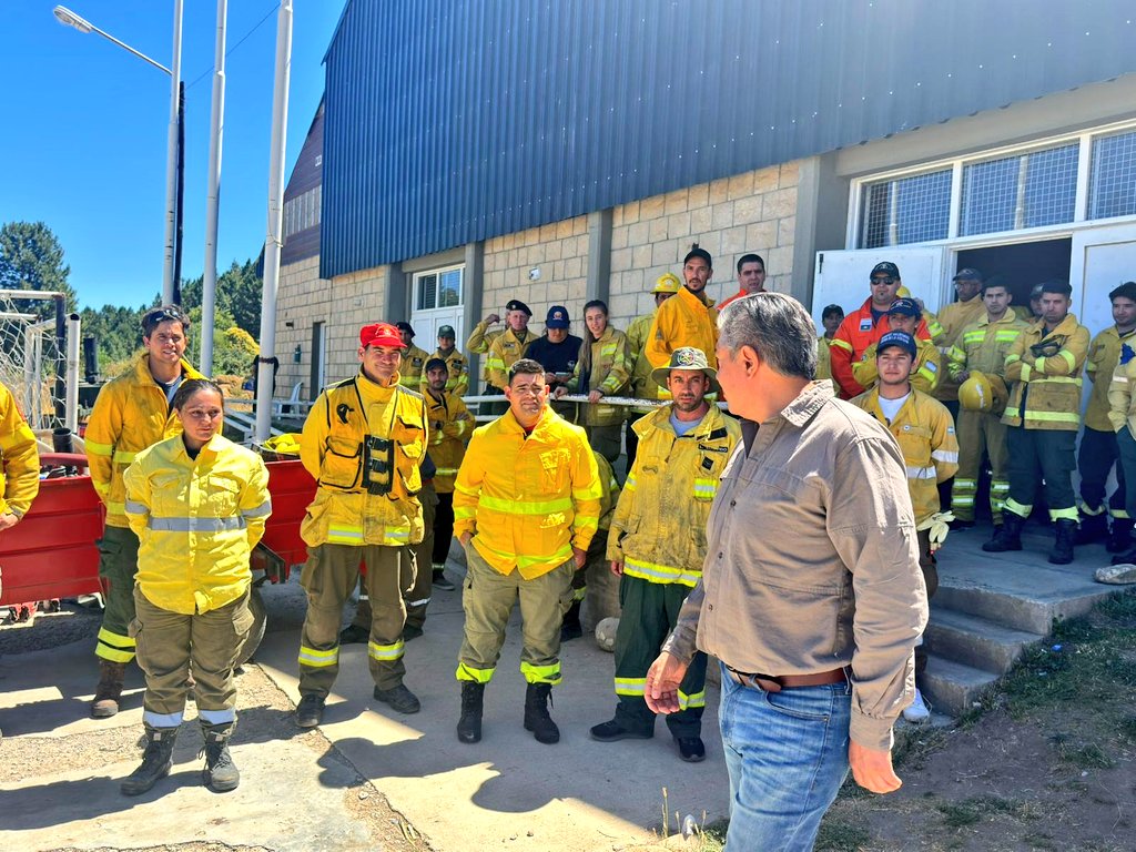 Figueroa expresó su gratitud por la llegada de más brigadistas a Junín de los Andes Figueroa expresó su gratitud por la llegada de más brigadistas a Junín de los Andes