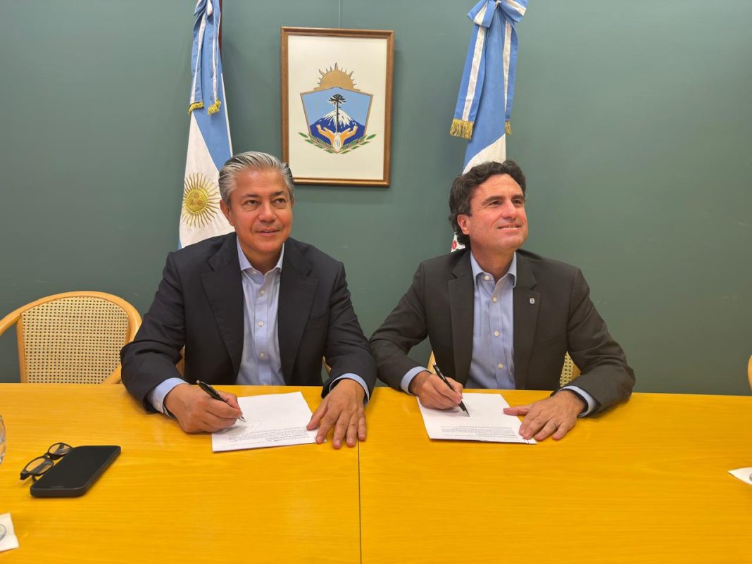 Pluspetrol aporta un millón de dólares al programa de becas Gregorio Álvarez Pluspetrol aporta un millón de dólares al programa de becas Gregorio Álvarez