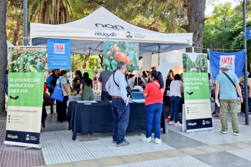 Para deleite de todos retorna a Neuquén la Feria de Frutas Finas Para deleite de todos retorna a Neuquén la Feria de Frutas Finas