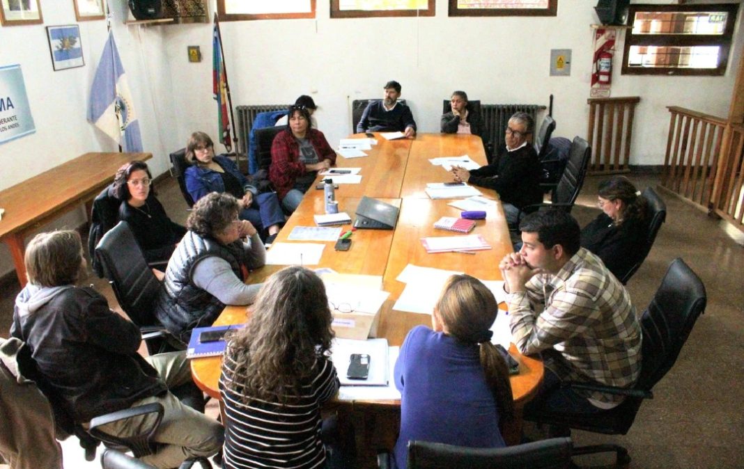 San Martín de los Andes: guías piden frenar desregulación en Parques Nacionales San Martín de los Andes: guías piden frenar desregulación en Parques Nacionales