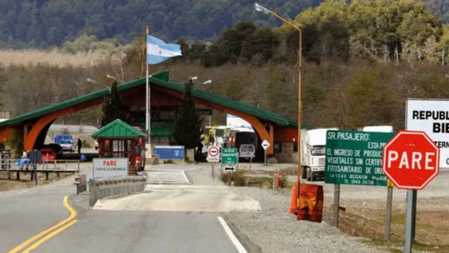 Desde el domingo rige el horario de invierno en el Paso Cardenal Samoré Desde el domingo rige el horario de invierno en el Paso Cardenal Samoré