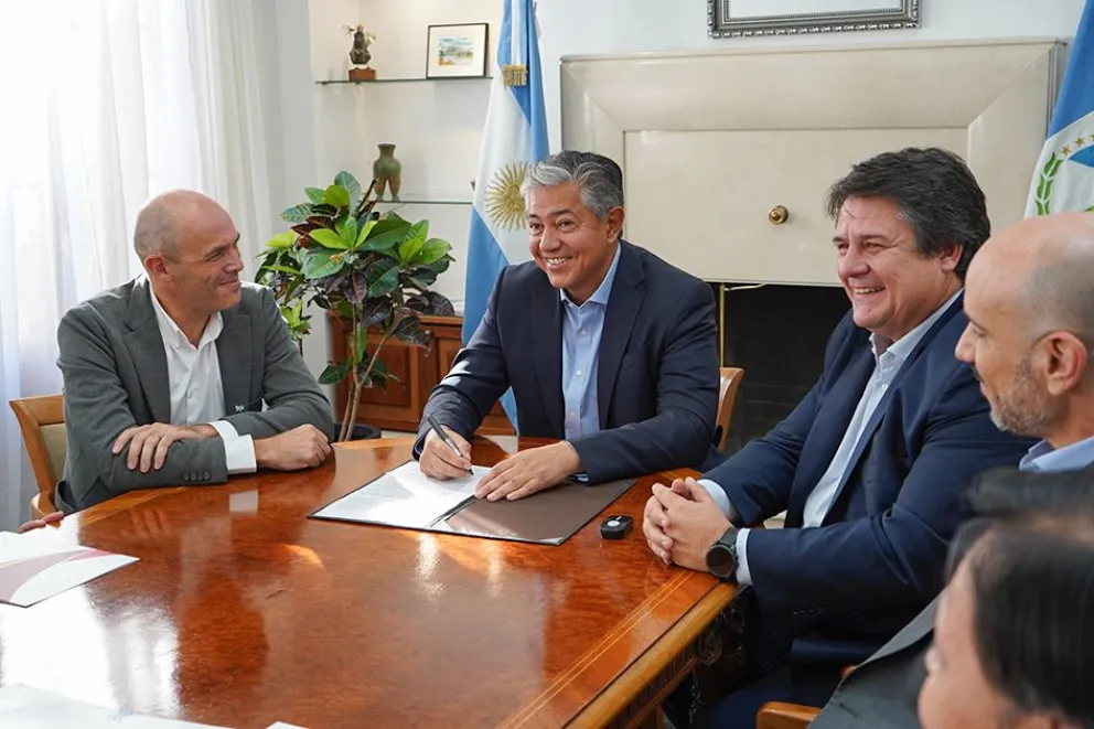 Nueva obra llevará agua potable a sectores sin red en Neuquén y Centenario Nueva obra llevará agua potable a sectores sin red en Neuquén y Centenario