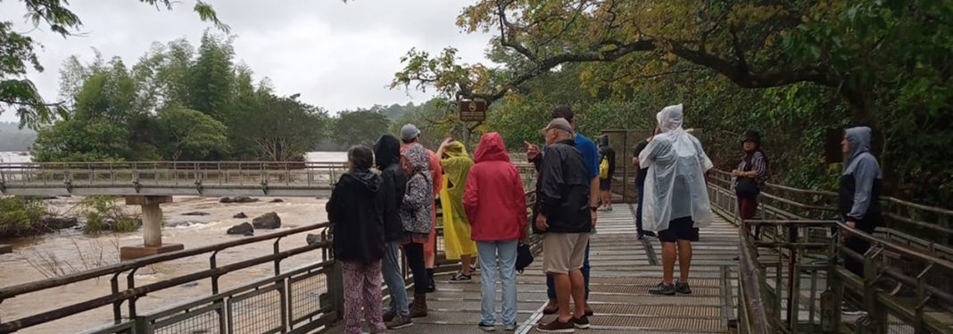 Diputados rechazan la desregulación de guías turísticos en Parques Nacionales Diputados rechazan la desregulación de guías turísticos en Parques Nacionales