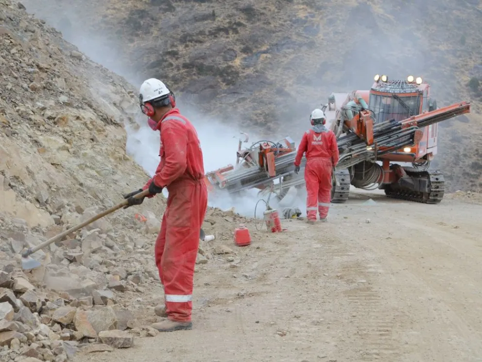 Voladuras en la Ruta 23: cortes parciales y totales por trabajos viales Voladuras en la Ruta 23: cortes parciales y totales por trabajos viales