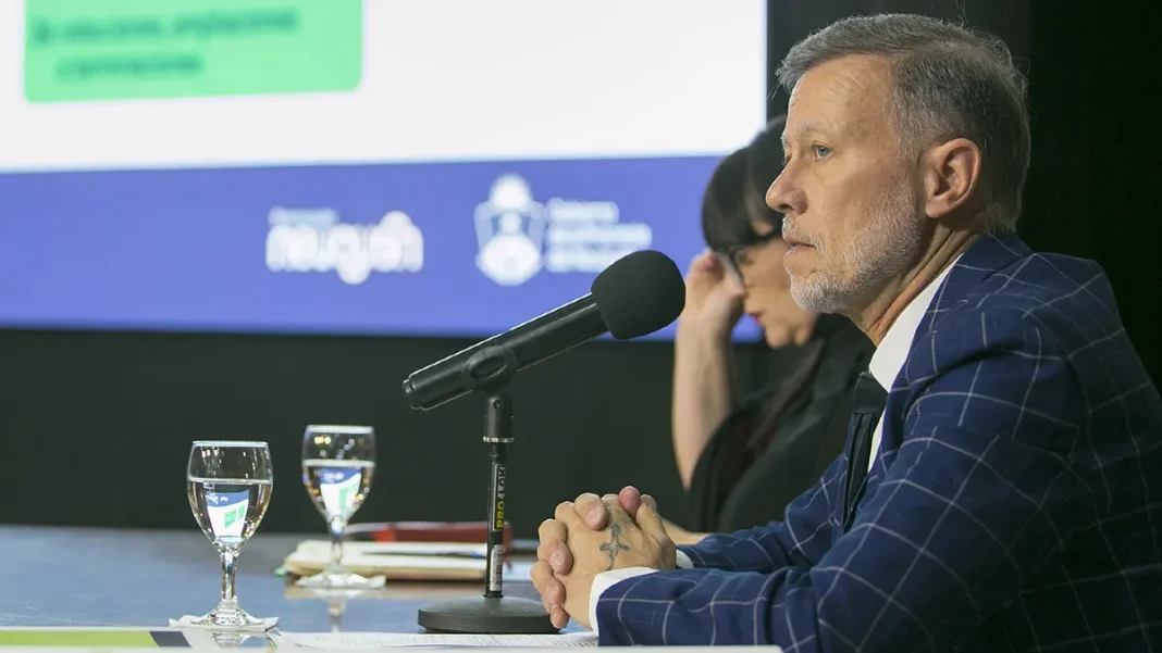 Ficha Limpia: Etcheverry contrastó el avance en Neuquén con el bloqueo nacional Ficha Limpia: Etcheverry contrastó el avance en Neuquén con el bloqueo nacional
