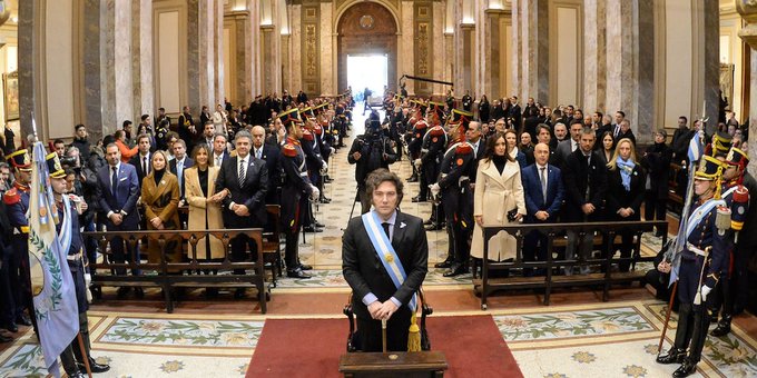 Tedeum: Milei esquivó el saludo de Jorge Macri y a la vicepresidenta Villarruel Tedeum: Milei esquivó el saludo de Jorge Macri y a la vicepresidenta Villarruel