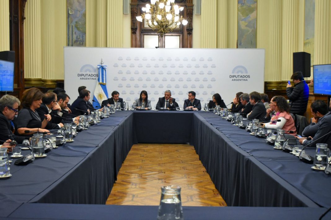 “YPF 4×4”: la petrolera definió sus prioridades hasta 2027 “YPF 4×4”: la petrolera definió sus prioridades hasta 2027