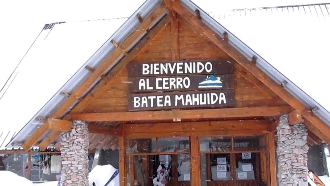 Por seguridad, permanece cerrado el acceso al cerro Batea Mahuida Por seguridad, permanece cerrado el acceso al cerro Batea Mahuida