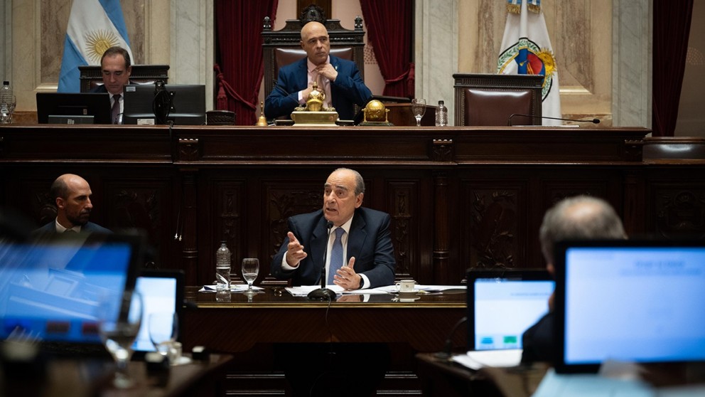 Guillermo Francos se retiró del Senado en medio de su informe de gestión Guillermo Francos se retiró del Senado en medio de su informe de gestión