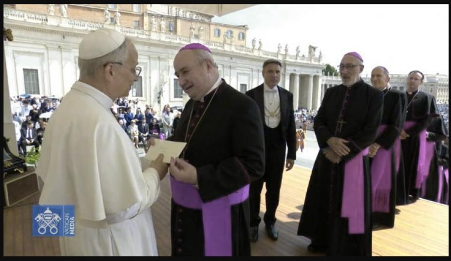 El Episcopado argentino formalizó su invitación al Papa León XIV El Episcopado argentino formalizó su invitación al Papa León XIV
