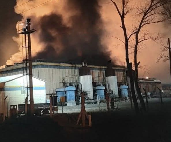 Controlaron un incendio en la planta de TGS cerca de Mari Menuco Controlaron un incendio en la planta de TGS cerca de Mari Menuco