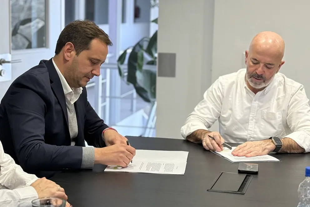 TSB se suma al empleo joven: Ocho neuquinos comenzaron su entrenamiento laboral en cargas peligrosas TSB se suma al empleo joven: Ocho neuquinos comenzaron su entrenamiento laboral en cargas peligrosas