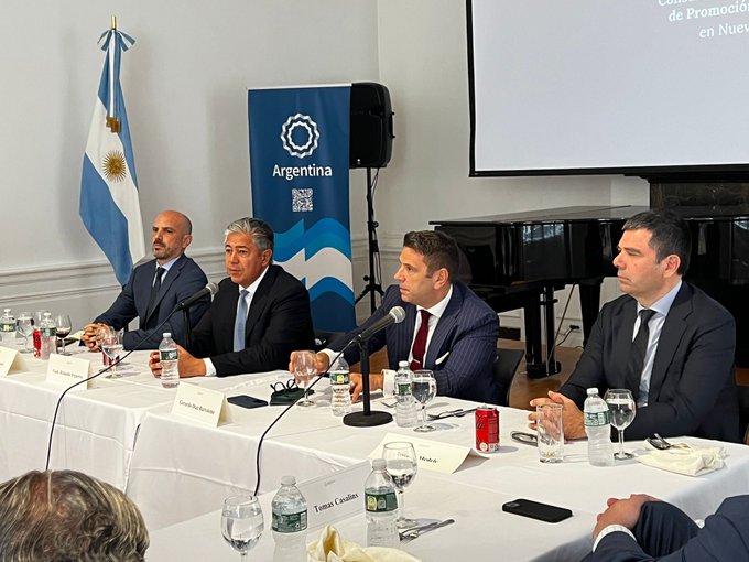 Figueroa gestiona créditos y alianzas para potenciar desarrollo energético y vial Figueroa gestiona créditos y alianzas para potenciar desarrollo energético y vial