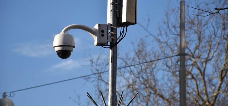 Con 300 cámaras instaladas, Neuquén mejora el control del tránsito urbano Con 300 cámaras instaladas, Neuquén mejora el control del tránsito urbano