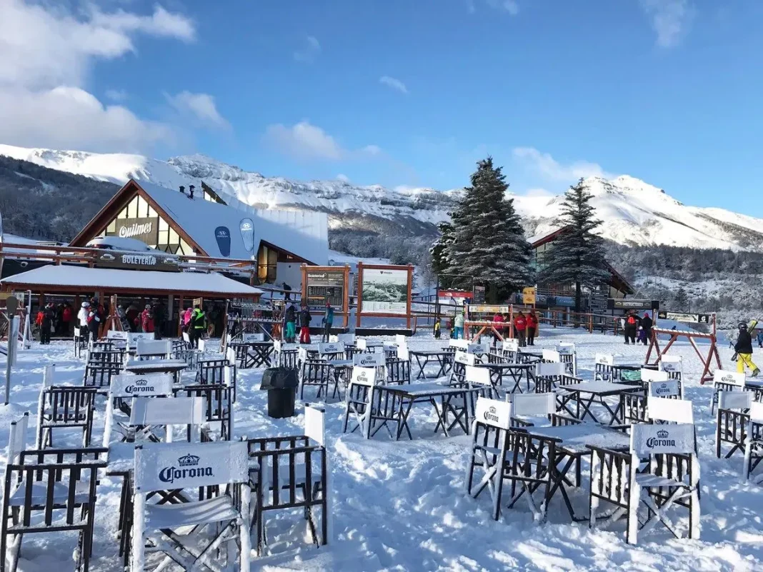 Chapelco: acuerdan continuidad laboral para 200 trabajadores Chapelco: acuerdan continuidad laboral para 200 trabajadores