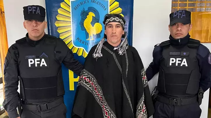 Se entregó Cruz Cárdenas, acusado por usurpación e incendios en Los Alerces Se entregó Cruz Cárdenas, acusado por usurpación e incendios en Los Alerces