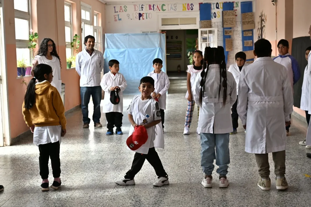 Avanza en la Legislatura el plan para prevenir la violencia contra docentes Avanza en la Legislatura el plan para prevenir la violencia contra docentes