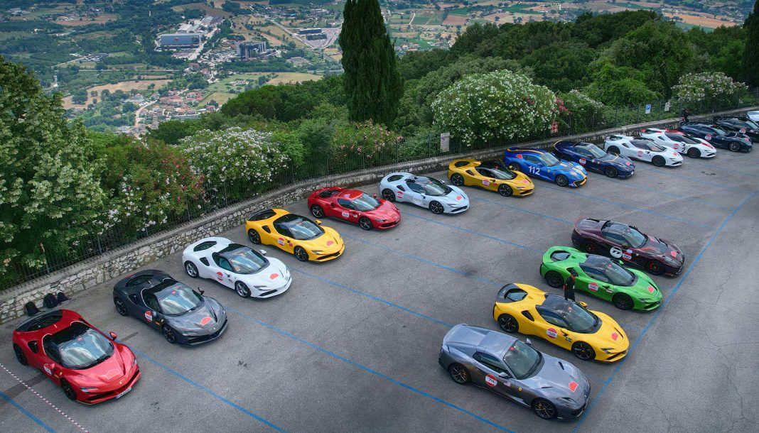 Turismo de lujo: llega por primera vez a la Patagonia el Ferrari Cavalcade Turismo de lujo: llega por primera vez a la Patagonia el Ferrari Cavalcade