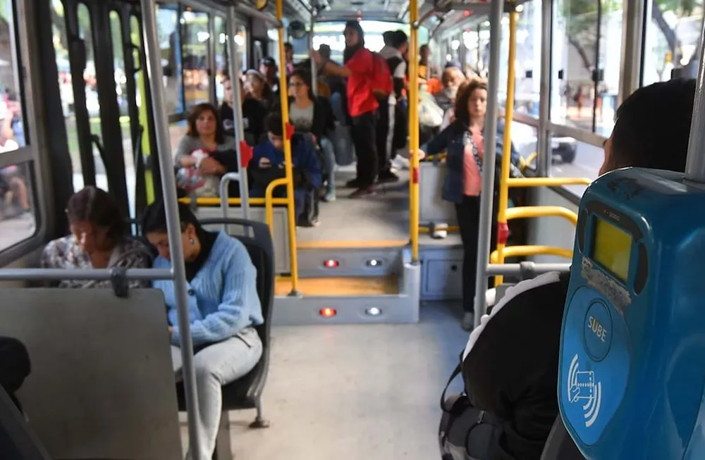Chofer de colectivo frena ataque sexual y detiene al agresor Chofer de colectivo frena ataque sexual y detiene al agresor