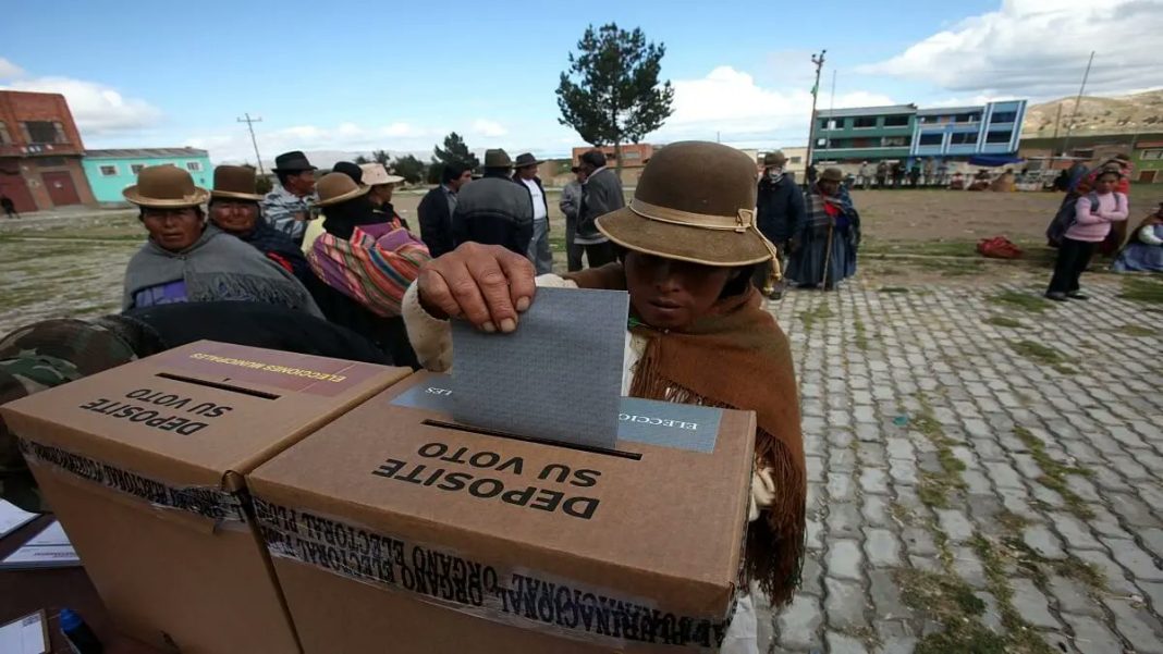 Bolivia inicia elecciones generales para presidente y Parlamento Bolivia inicia elecciones generales para presidente y Parlamento