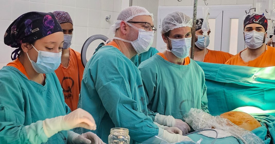 Fetoscopía de urgencia salva a gemelos en Neuquén Fetoscopía de urgencia salva a gemelos en Neuquén
