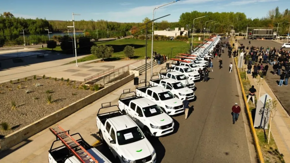 EPEN renovó un cuarto de su flota con 50 camionetas nuevas EPEN renovó un cuarto de su flota con 50 camionetas nuevas