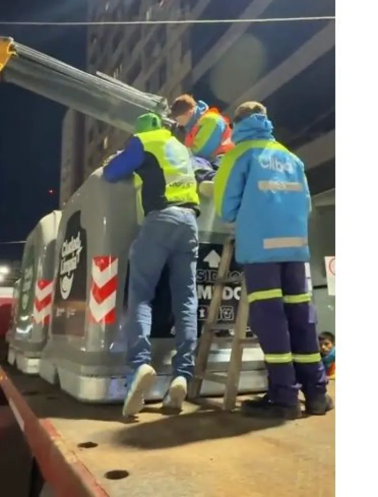 Neuquén renueva los contenedores de basura en el centro y barrios de la ciudad Neuquén renueva los contenedores de basura en el centro y barrios de la ciudad