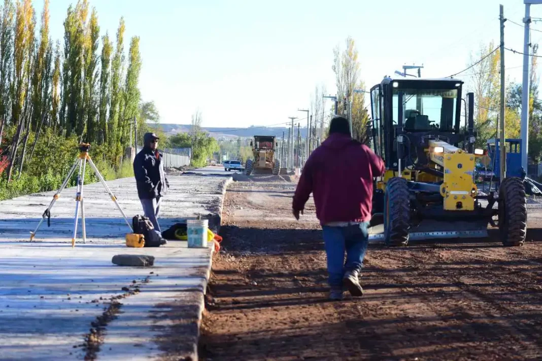 Comenzó la obra de asfalto en la calle Futaleufú Comenzó la obra de asfalto en la calle Futaleufú