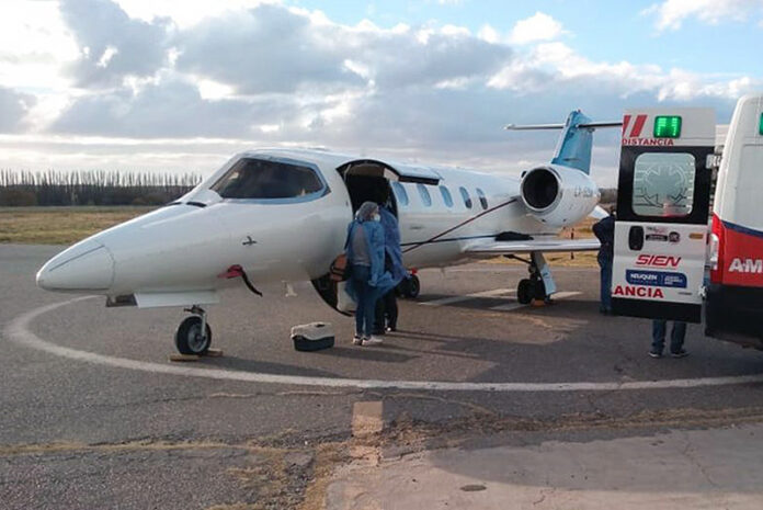 Trasladan en avión sanitario a un bebé prematuro extremo desde Buta Ranquil a Neuquén Trasladan en avión sanitario a un bebé prematuro extremo desde Buta Ranquil a Neuquén