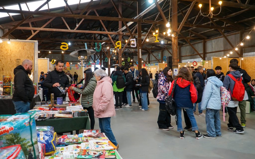 Literatura y charlas en la Feria del Libro de Zapala Literatura y charlas en la Feria del Libro de Zapala