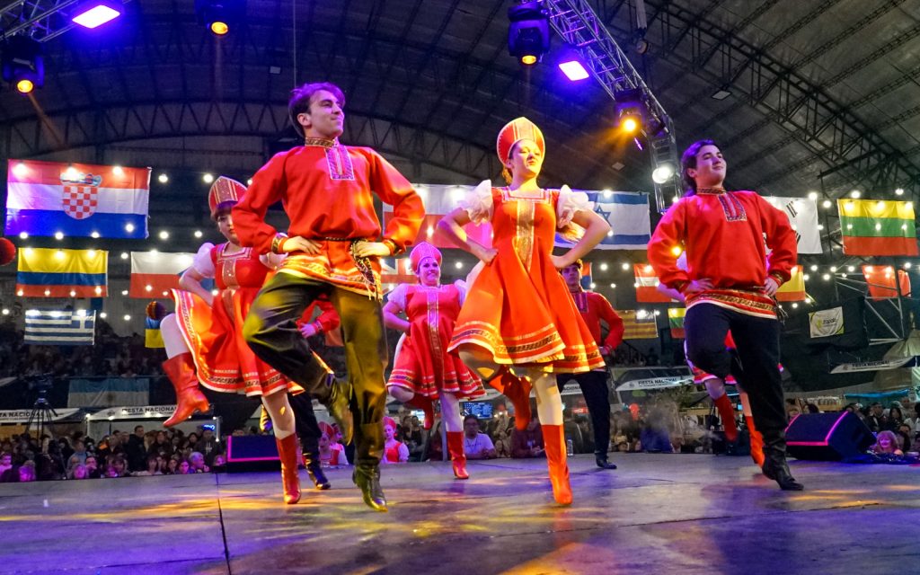 Preparativos para la Fiesta del Inmigrante y las Colectividades Preparativos para la Fiesta del Inmigrante y las Colectividades