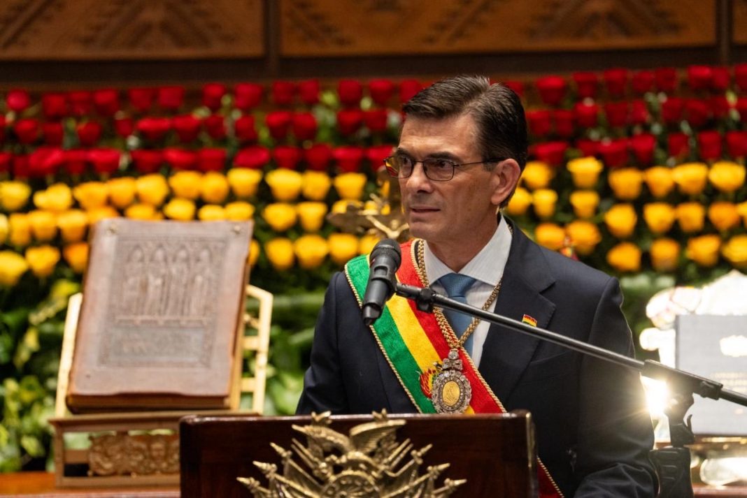 Rodrigo Paz asumió en Bolivia con críticas y promesas de apertura Rodrigo Paz asumió en Bolivia con críticas y promesas de apertura