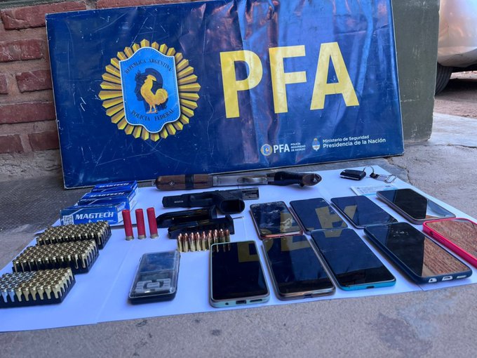 Operativo federal desarticula banda de narcomenudeo en Cutral Co Operativo federal desarticula banda de narcomenudeo en Cutral Co