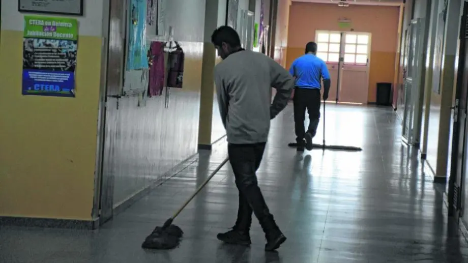 ATE levantó el paro de porteros y se normalizan las clases ATE levantó el paro de porteros y se normalizan las clases