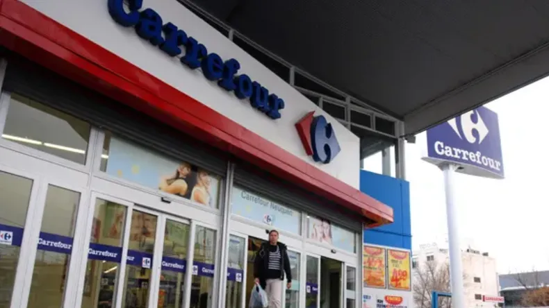 Detuvieron en Puerto Madryn a los responsables del asalto en Carrefour Neuquén Detuvieron en Puerto Madryn a los responsables del asalto en Carrefour Neuquén