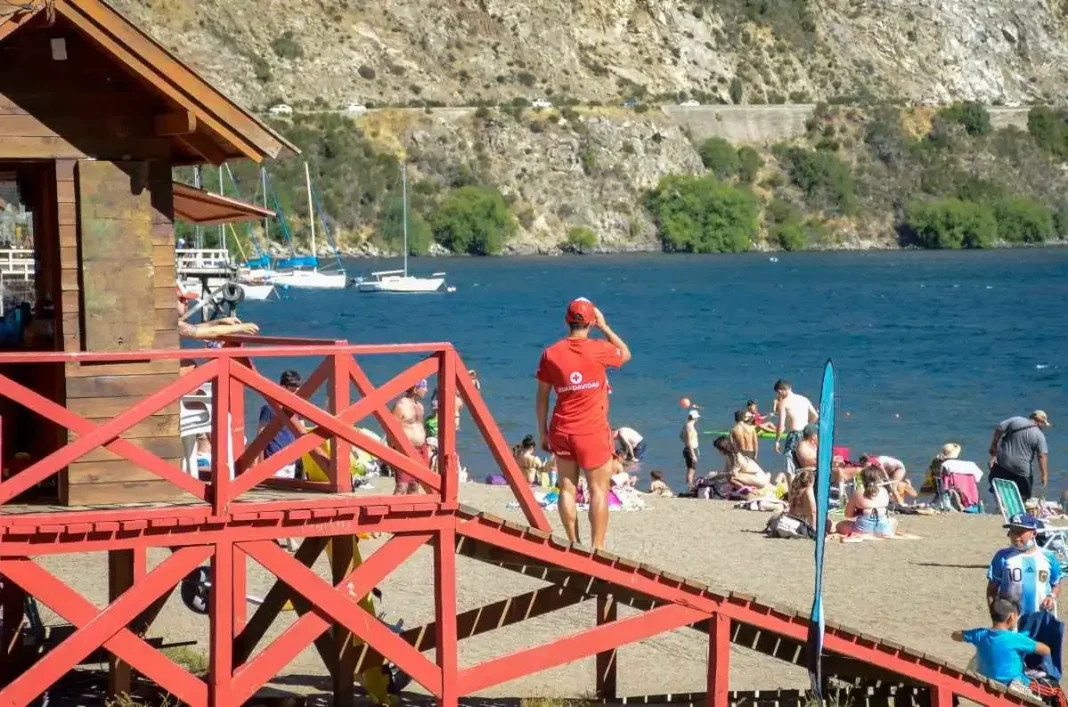 San Martín de los Andes: paro de guardavidas desde el 22 de diciembre San Martín de los Andes: paro de guardavidas desde el 22 de diciembre