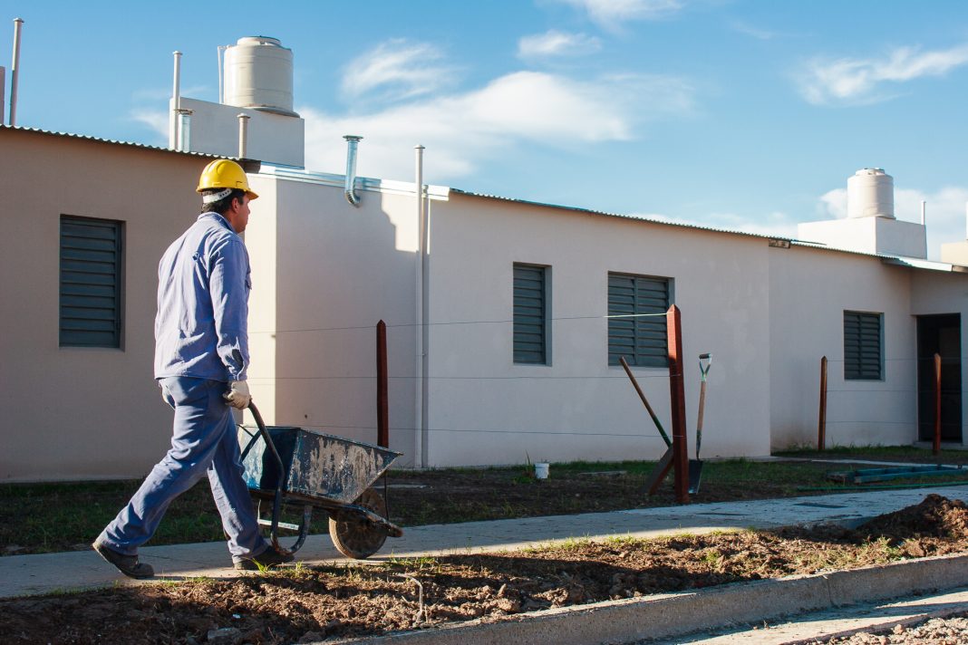 Neuquén lanzó un plan para construir 20.000 viviendas en dos años Neuquén lanzó un plan para construir 20.000 viviendas en dos años