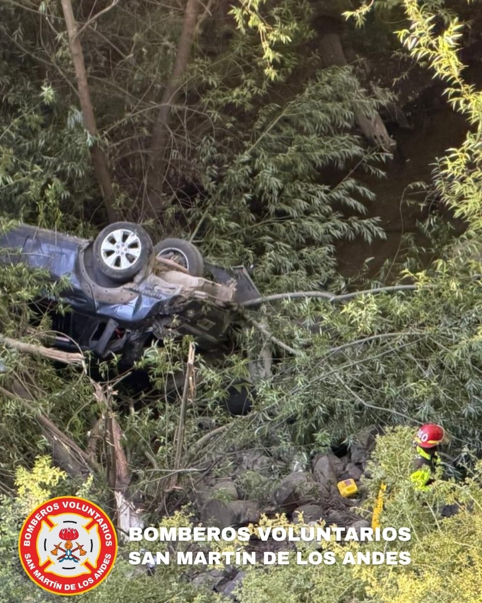 Accidente en ruta a Quila Quina dejó dos mujeres heridas Accidente en ruta a Quila Quina dejó dos mujeres heridas