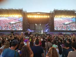 Pulseras identificatorias para niños en la Fiesta de la Confluencia Pulseras identificatorias para niños en la Fiesta de la Confluencia