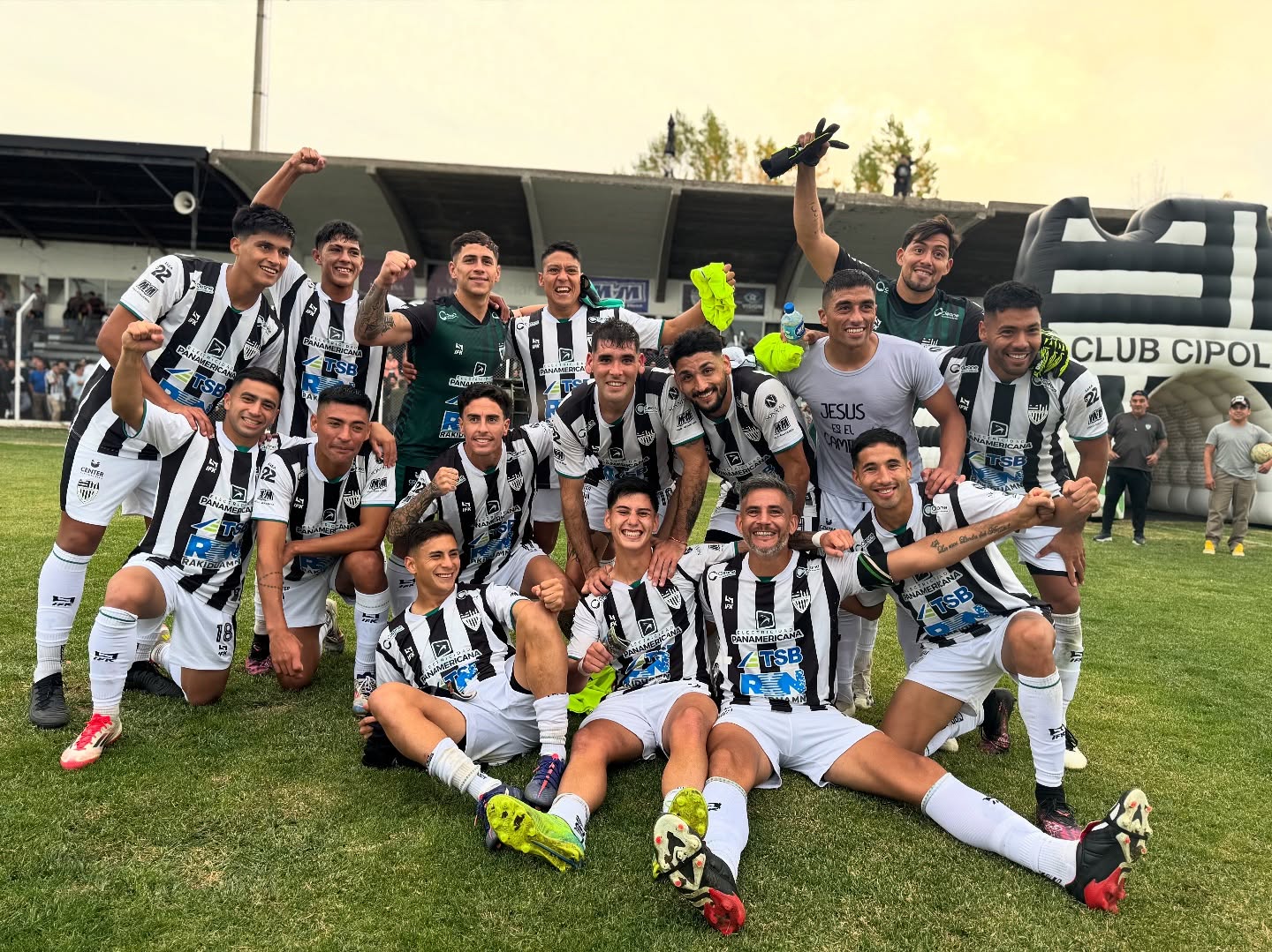 El club Cipolletti ya tiene nuevo entrenador - NEUQUEN.COM - Noticias ...
