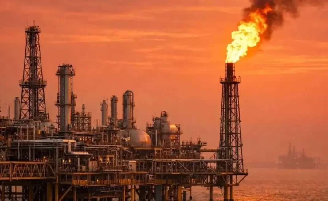 El petróleo supera los 100 dólares por tensión en Medio Oriente El petróleo supera los 100 dólares por tensión en Medio Oriente