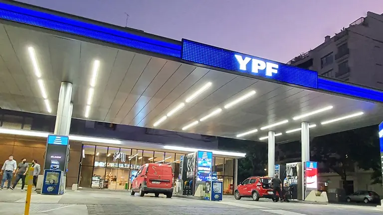YPF aplicará suba parcial de combustibles por tensión global YPF aplicará suba parcial de combustibles por tensión global