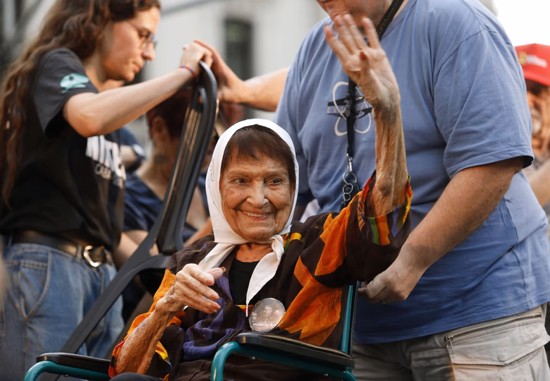 Murió Taty Almeida: el país despide a la incansable referente de Madres de Plaza de Mayo Murió Taty Almeida: el país despide a la incansable referente de Madres de Plaza de Mayo